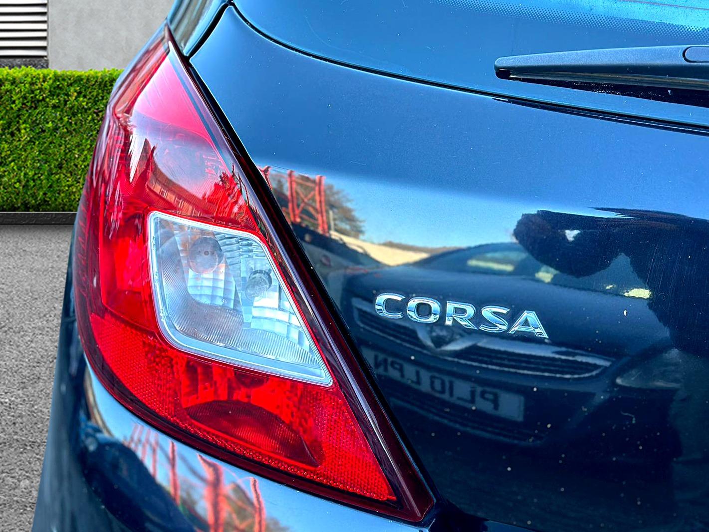 Vauxhall Corsa 1.4i 16v Design Hatchback 5dr Petrol Automatic (a/c) (158 g/km, 89 bhp)