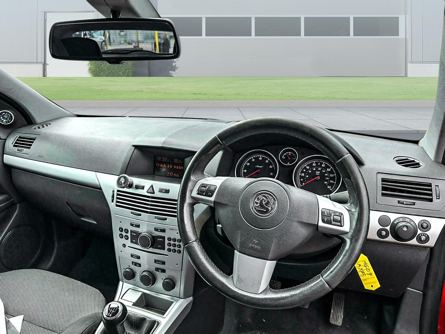 Vauxhall Astra 1.4i 16v Active Sport Hatch 3dr Petrol Manual (146 g/km, 89 bhp)