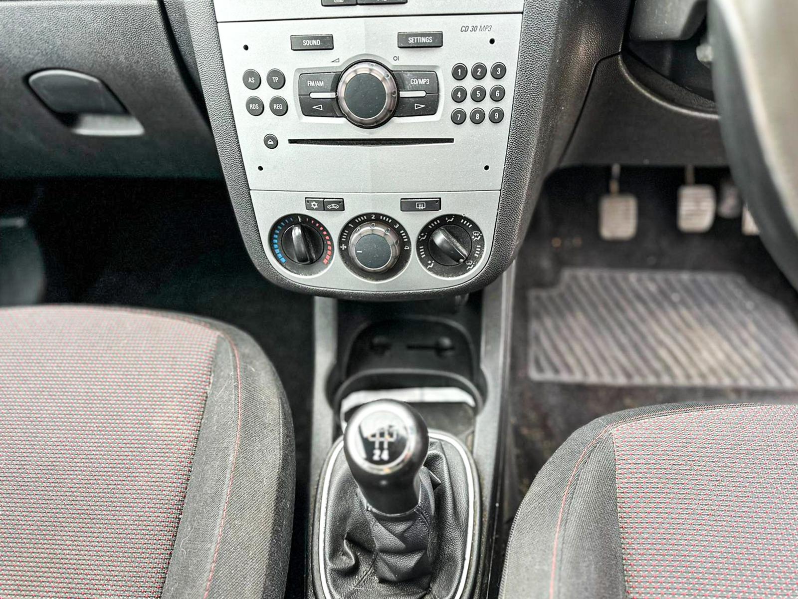 Vauxhall Corsa 1.2i 16v SXi Hatchback 5dr Petrol Manual (146 g/km, 79 bhp)
