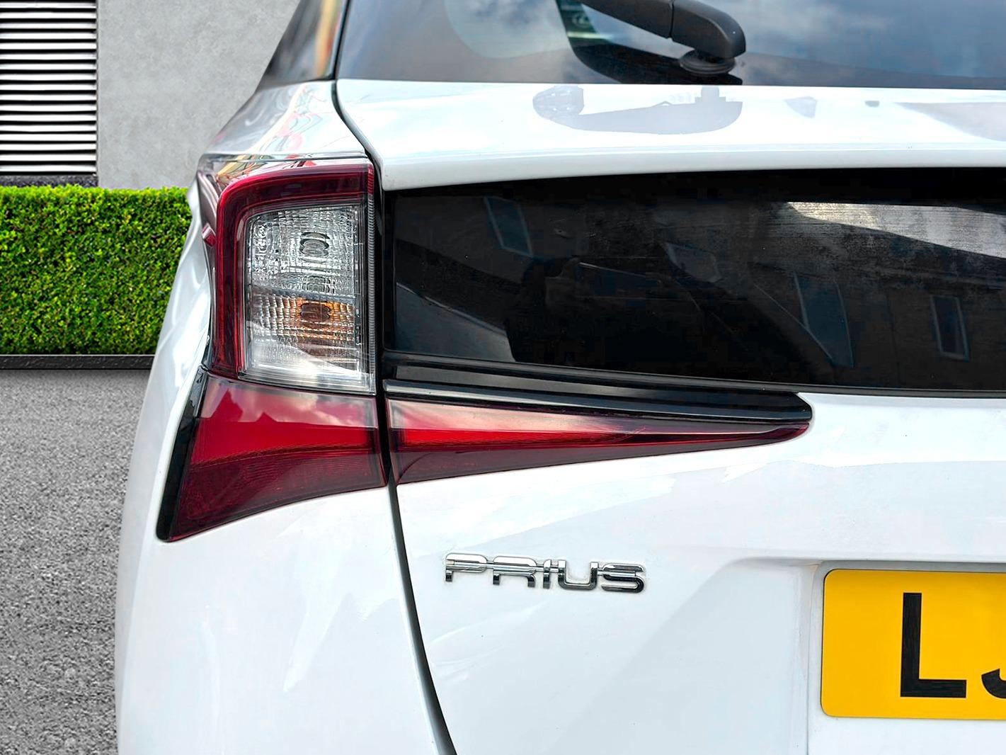 Toyota Prius 1.8 VVT-h Active Hatchback 5dr Petrol Hybrid CVT Euro 6 (s/s) (122 ps)