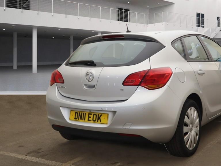 Vauxhall Astra 1.6 16v Exclusiv Hatchback 5dr Petrol Auto Euro 5 (115 ps)